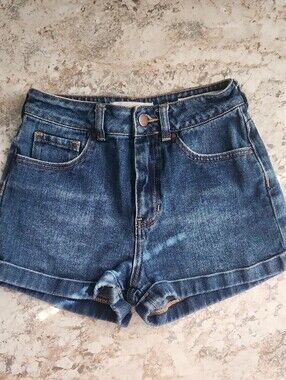 Bullhead Denim Co. Women's Mom Shorts 23 00 Blue Medium Wash High Rise Cuffed